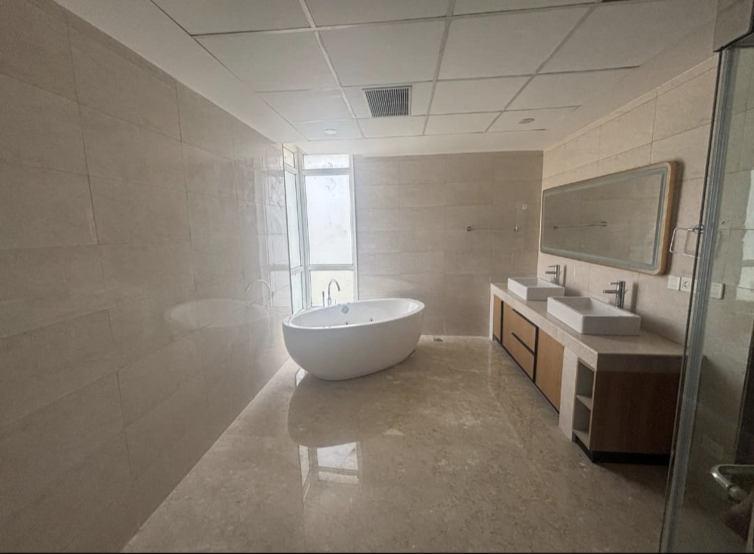 4BHK Krrish Provence Estate, Gwalpahari available for rent